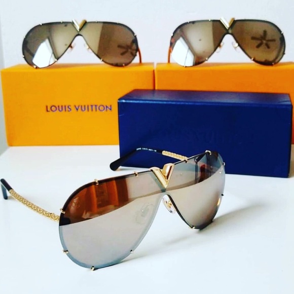 Louis Vuitton - Picture 1 of 7